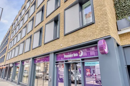 Premier Inn London Hammersmith (Shepherds Bush Road)