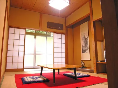 Yugawa Onsen Ryuokaku Отели рядом с достопримечательностью «Notojima Glass Art Museum»