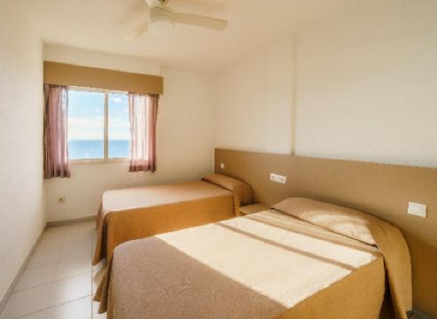 Apartamentos El Faro by Mc