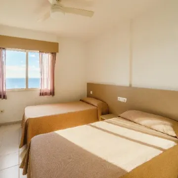 Apartamentos El Faro by Mc
