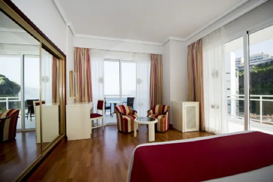 巴伊亞普林西比陽光聖費利佩酒店