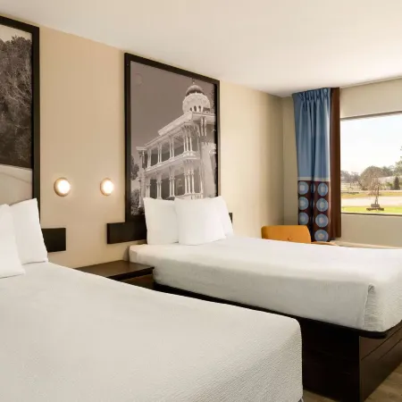 Super 8 by Wyndham Ocean Springs Biloxi Hotels in Latimer