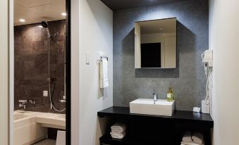 Reftel Osaka Airport Hotel - Housity