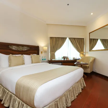 Hotel the Royal Plaza Hotels in New Delhi
