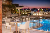 Sonesta St. George Hotel - Convention Center - Uima-altaat