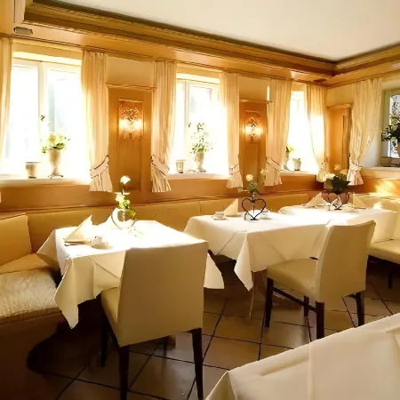 Hotel Fischerhaus Отели в г. Штарнберг