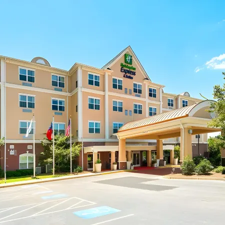 Holiday Inn Express & Suites LAGRANGE by IHG