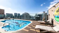 APA Hotel and Resort Osaka Umeda Eki Tower - Rooftop Pools