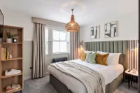 Your Apartment |  Two Bed Apartment with Balcony - 방갈로