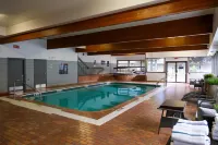 Sandman Hotel Revelstoke - Pools