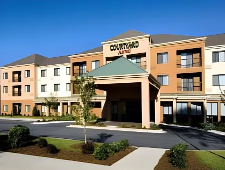 Courtyard Albany Отели рядом с достопримечательностью «Flint RiverQuarium»