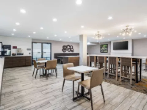 Best Western Plus Bourbonnais Hotel  Suites Hotels in Bradley