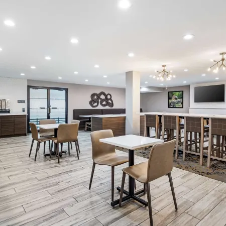 Best Western Plus Bourbonnais Hotel  Suites