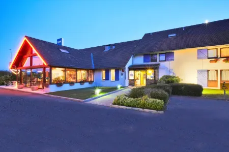 Kyriad Geneve - Saint Genis Pouilly Отели в г. Превессен-Моэн