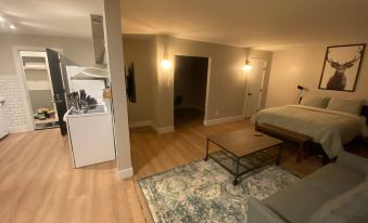 Morden Newly Renovated 1br Flats, Walk To Whyte