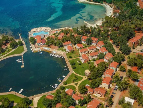 Apartments Stella Plava Laguna Hotels in Crveni Vrh