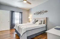 Community Pool & Private Balcony: Chic Lewes Gem - 3 estrellas