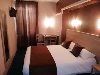 Logis Hôtel Saint Jacques 부르 레 바랑스 호텔