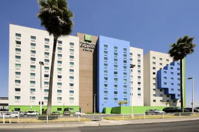 Holiday Inn Express & Suites Toluca Zona Aeropuerto Hotels near Lord Temple Shama