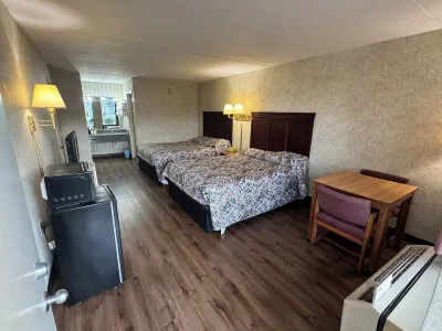 Riverfront Lodge Hotels in Burkesville