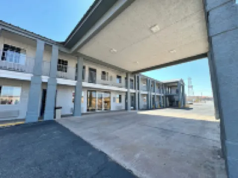 Super 8 by Wyndham Van Horn Hotels in Culberson County