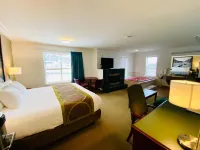 Super 8 by Wyndham 100 Mile House Hotels in 108 Mile Ranch