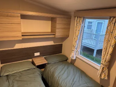 3Br-Sleeps6-Parking-Pool-NearBeach&Skegness