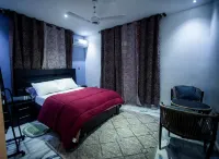 Luxury two bedroom fully furnished wifi and tv Hotel dekat Kumasi Central Mosque