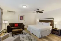 The Palmer House Resort, Ascend Hotel Collection Hotels in Manchester Center