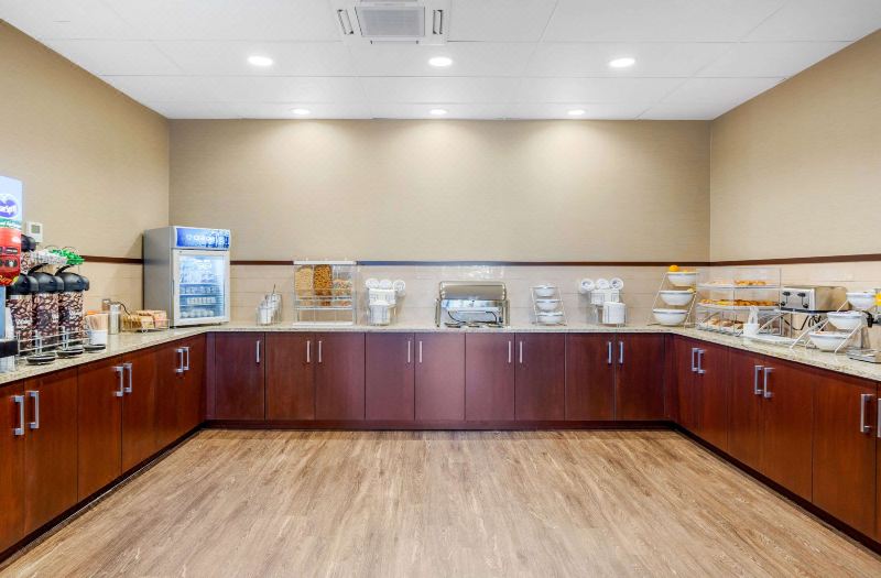 Comfort Suites Burlington Near I-5 photo 5