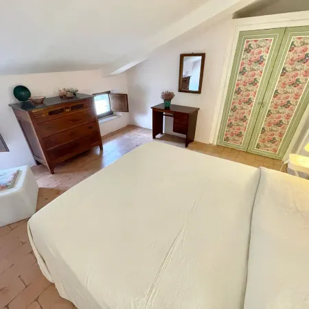 Adam House, Exclusive Pool, Outstanding Views, Vast Garden, Aircon, Sleeps 8