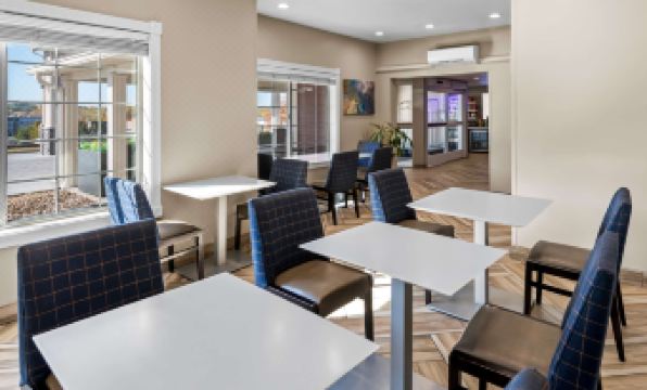 Best Western Worlds of Fun Inn  Suites