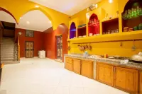 5-Bedroom Villa Guesthouse with Heated Pool