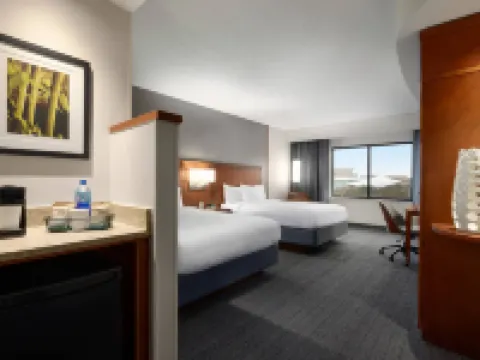 Courtyard Greenville Hotels in Greenville