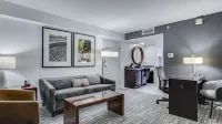 Embassy Suites by Hilton Louisville East - parking