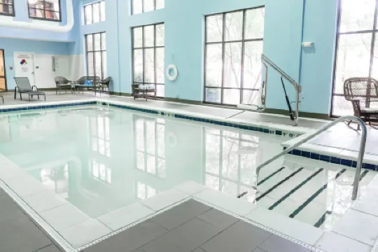 Hampton Inn & Suites Chesapeake-Square Mall