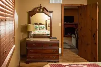 Friendly Fawn Sleeps 4, or Rent All 4 for 20. Horseback Riding Across the Rd!