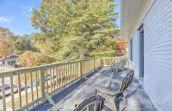 Vintage Boho Apartment in Great Midtown Location!