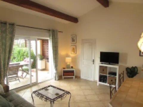 Barjac Villa Pastis - Gîte with swimming pool and view of the Cévennes mountains