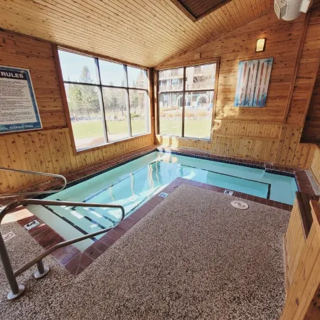 Whirlpool Suite w/ Pool & Hot Tub on Lutsen Mountain