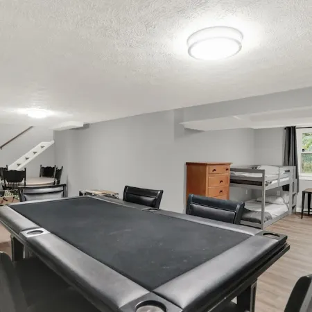 Private/spacious home w/backyard near Grand Park