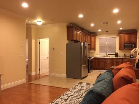 Family-sized Townhouse NEW, NEW, NEW!