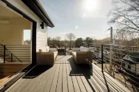 NEW Downtown Home with Rooftop Deck - Walkable