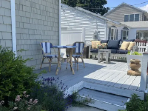 Cozy Cottage w/Lighthouse Views - Private Beach - Dedicated Office