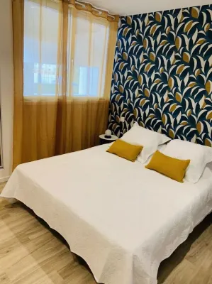 Magnificent 2/4-person beachfront apartment near CAP 3000 尼斯藍色海岸機場住宿飯店