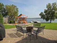 Lake Pointe Lodge: 6Br Lakefront Retreat w/ Free Pontoon, Dock & Firepit Hotels in La Grand Township