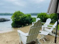 Lake Winni Waterfront Whortleberry Island Cottage, Private Beach, BOAT Required