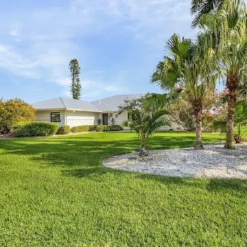 Waterview! 5 bdrms! 10 minutes to Fort Myers Beach
