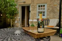 Cozy Cotswold Dog Friendly Retreat