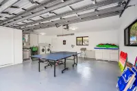 Stunning Paradise! Steps from the Beach+Pool+Golf